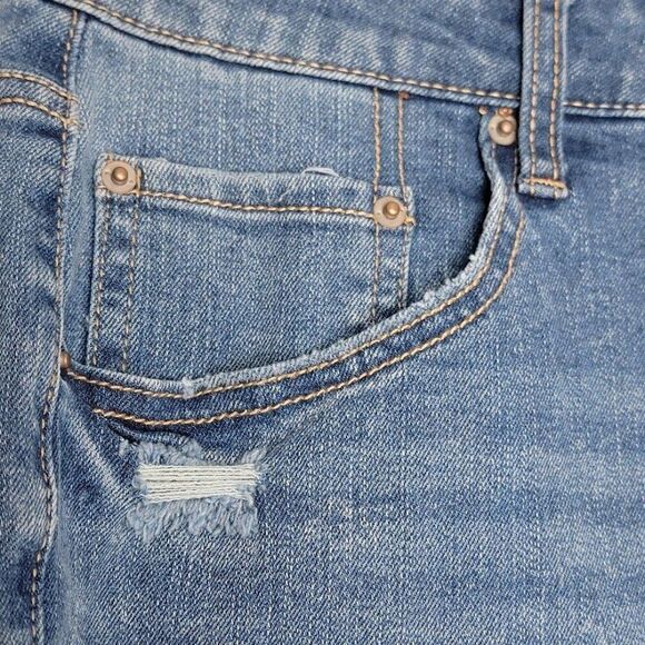No Boundaries Distressed Denim Shorts Women's Size 15 Blue Casual Jean 34x4 - Picture 6 of 8